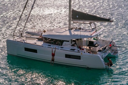 Rental Catamaran  Lagoon 40 Pomer