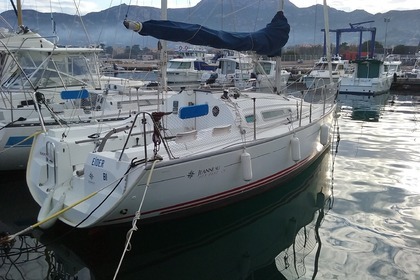 Charter Sailboat JEANNEAU SUNFAST 26 Calvi