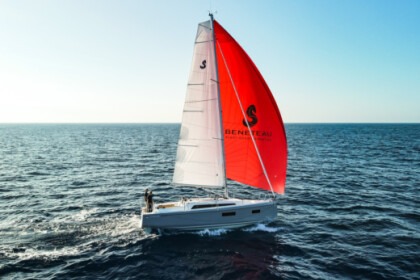 Charter Sailboat Beneteau Oceanis 34.1 Hyères