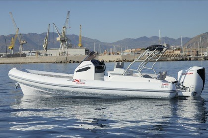 Rental RIB 4XC HA 8.5 Saint-Florent