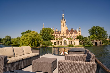 Rental Houseboats Seahome Explorer Lake Schwerin